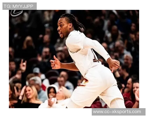 米切尔半场表现亮眼仅用16分钟砍下14分4助攻3抢断展现实力