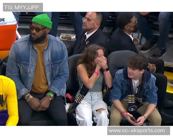 詹姆斯户外活动与三位美女合影俏皮吐舌嫂子知道吗 詹姆斯户外活动与三位美女合影俏皮吐舌嫂子知道吗